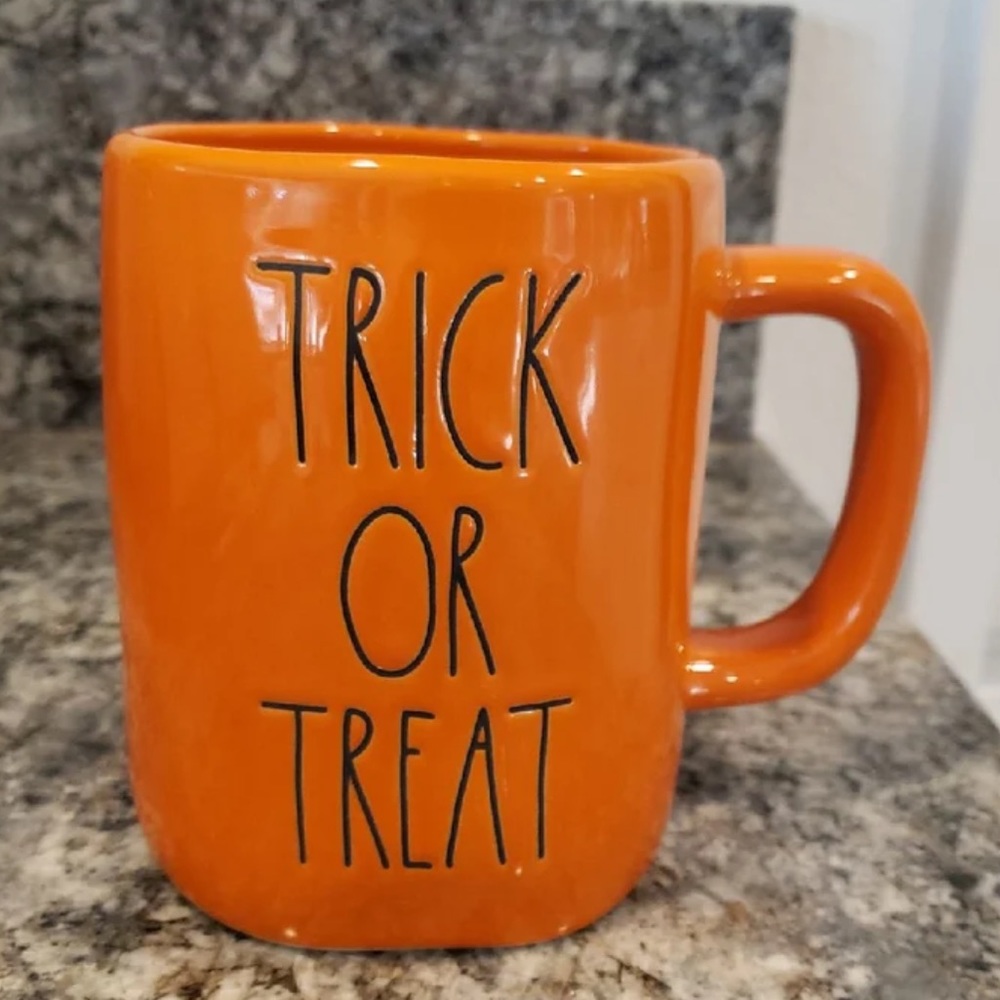 RAE DUNN HALLOWEEN MUG